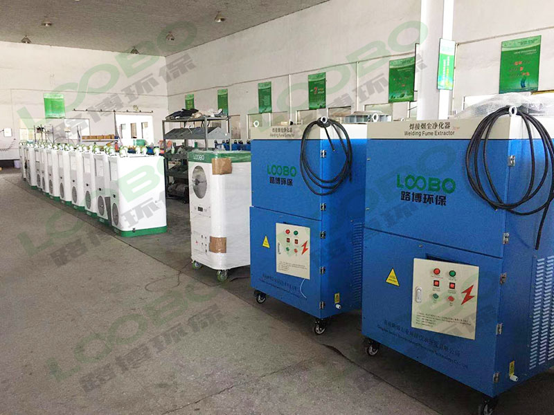 焊接煙塵凈化器發貨1.jpg